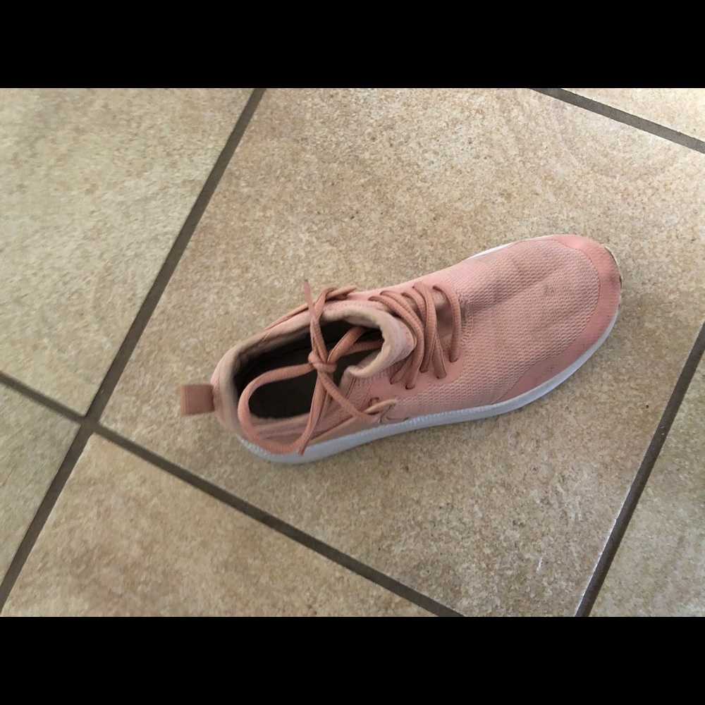 Puma - Picture 2 of 2